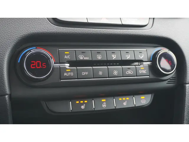 Kia ProCeed 1.6 T-GDI 204pk GT 2022 Benzine 21