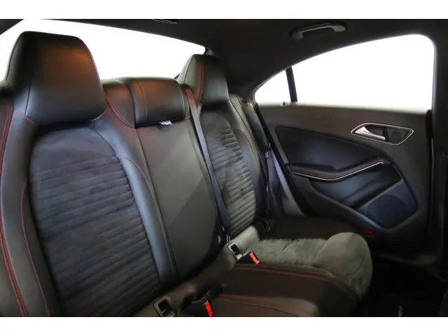 Mercedes-Benz CLA 180 Ambition 2014 Benzine 10