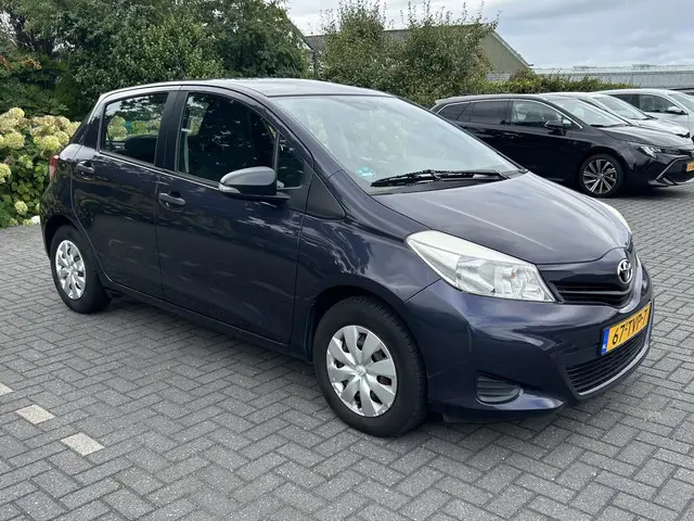 Toyota Yaris 1.3 VVT-i Comfort 2012 Benzine 17
