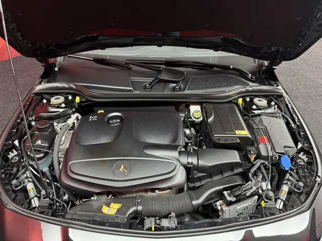 Mercedes-Benz CLA CLA 250 Edition 1 2013 Benzine 11