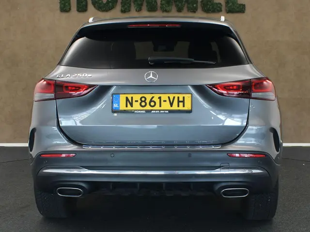 Mercedes-Benz GLA 250 e Style 2020 Hybride Benzine 15