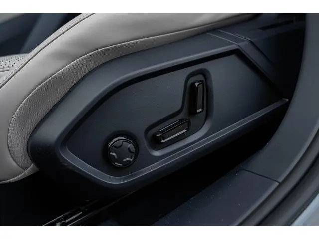 Lynk & Co 08 1.5 More 2026 Hybride Benzine 25