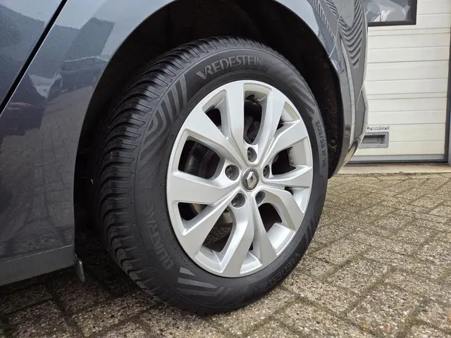 Renault Mégane Estate 1.3 TCe Limited 2018 Benzine 9