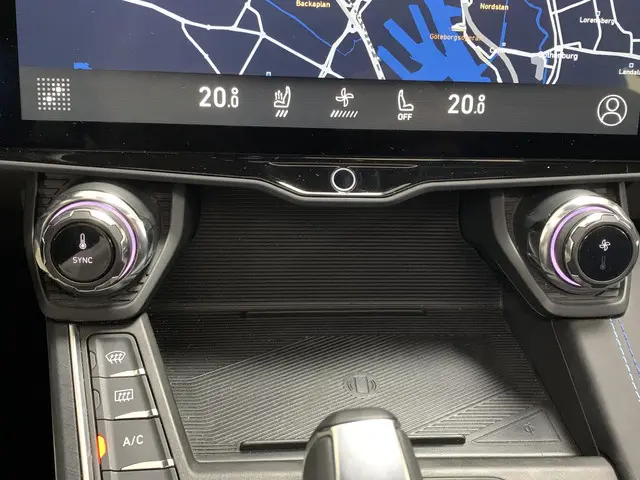 Lynk & Co 01 1.5 2024 Hybride Benzine 13