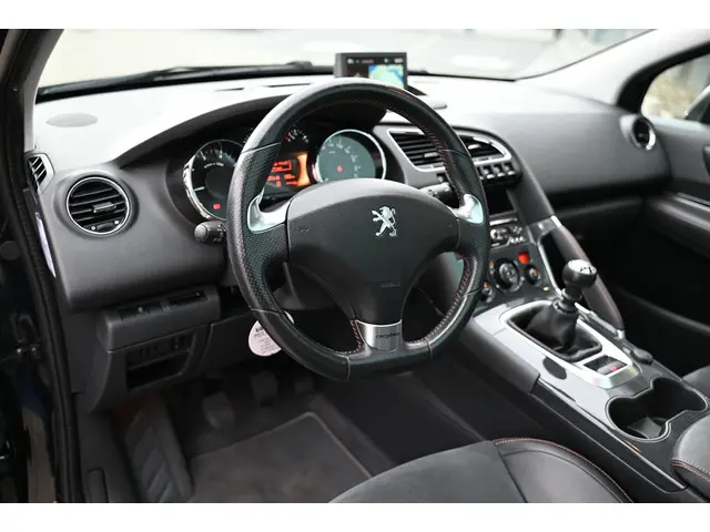 Peugeot 3008 1.6 THP Crossway 2015 Benzine 16