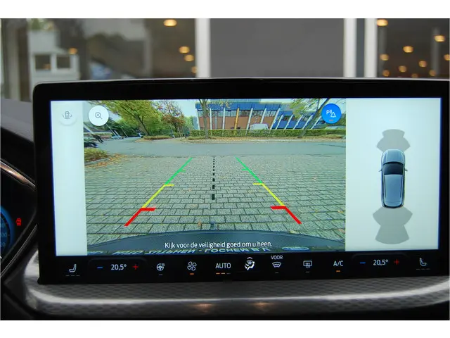 Ford Kuga 2.5 PHEV 243pk Titanium 2024 Hybride Benzine 25