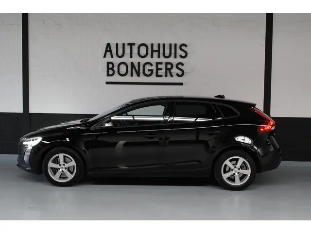 Volvo V40 1.5 T2 R-Design 2018 Benzine 2