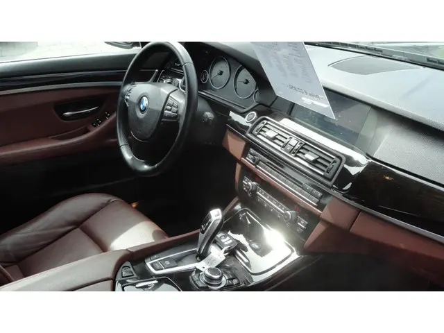 BMW 5 Serie 550i High Executive 2010 Benzine 9