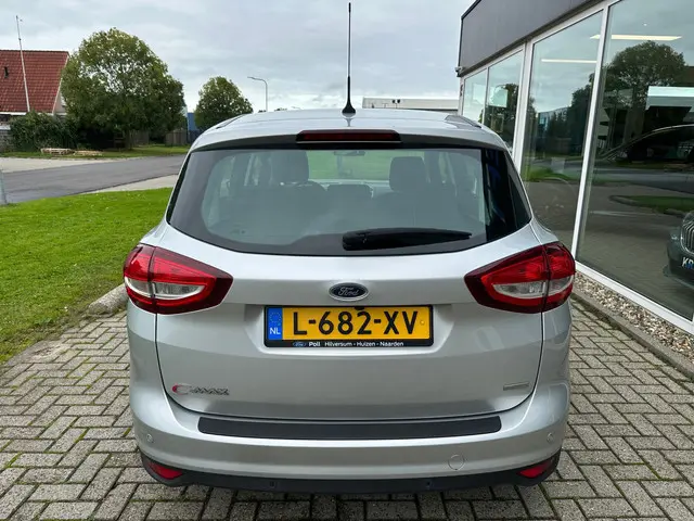 Ford C-MAX 1.5 Titanium 2018 Benzine 11