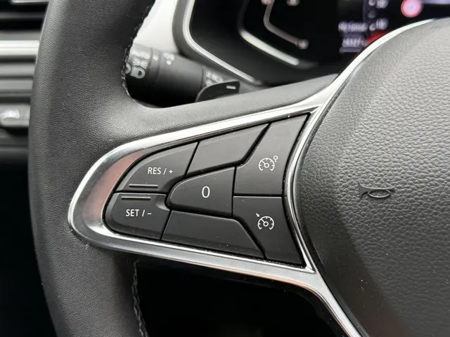 Renault Captur 1.3 TCe 140 Intens 2022 Benzine 18