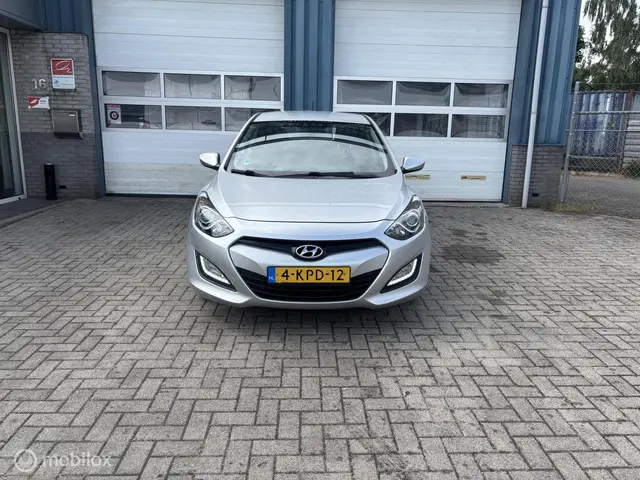 Hyundai i30 1.6 GDI Business Edition 2013 Benzine 8