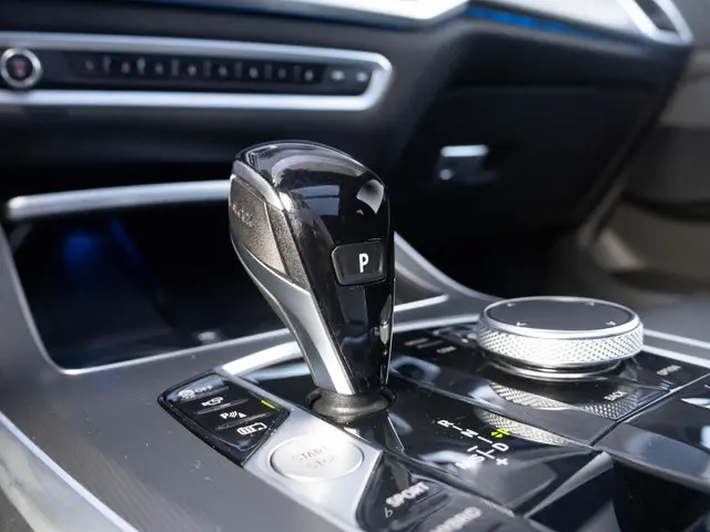 BMW X5 xDrive45e 2022 Hybride Benzine 12