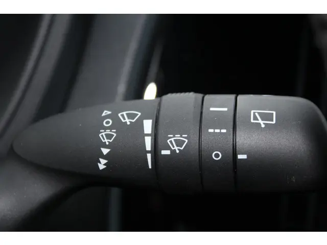 Toyota Aygo X 1.0 VVT-i S-CVT Pulse Automaat 2024 Benzine 32