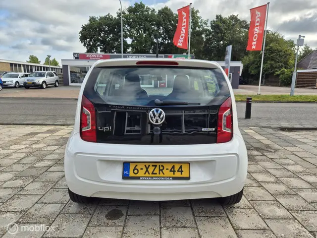 Volkswagen up! 1.0 move up! BlueMotion 2014 Benzine 33