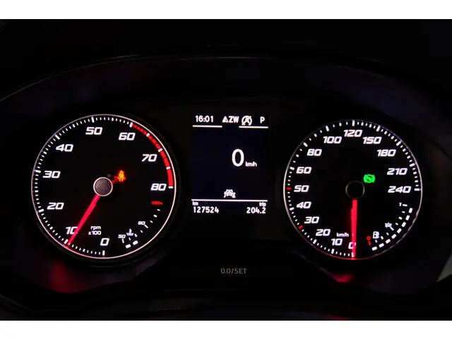 SEAT Arona 1.0 TSI Style Business Intense 2022 Benzine 8