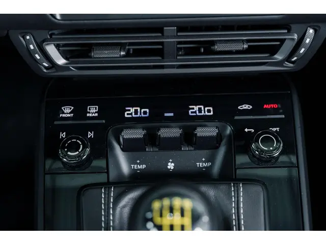 Porsche 911 4.0 GT3 Touring 2021 Benzine 49