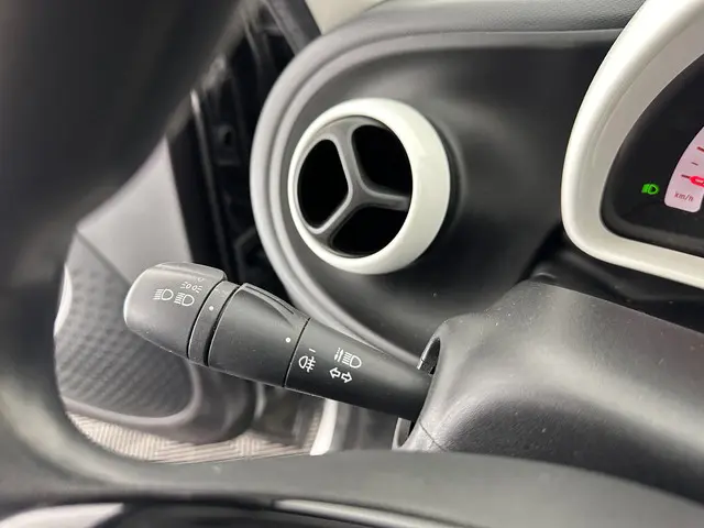 Smart Forfour 1.0 Pure Cool&Audio Pack 2017 Benzine 18