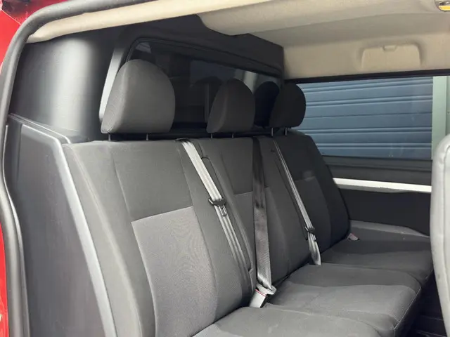 Toyota ProAce Worker 2.0 D-4D Live DC 2022 Diesel 27