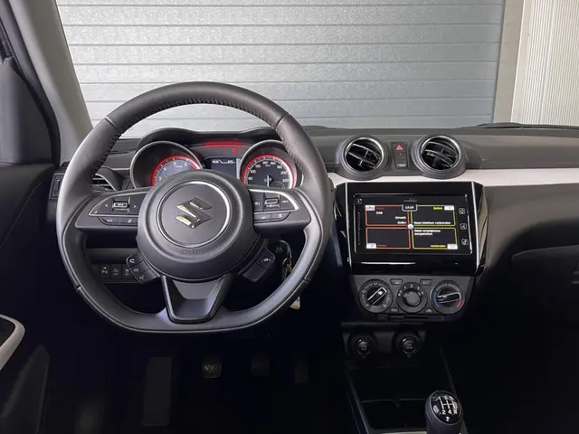 Suzuki Swift 1.2 Select Smart Hybrid 2023 Benzine 9
