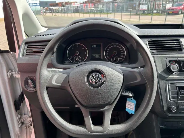 Volkswagen Caddy 2.0 TDI L1H1 BMT Trendline 2020 Diesel 9