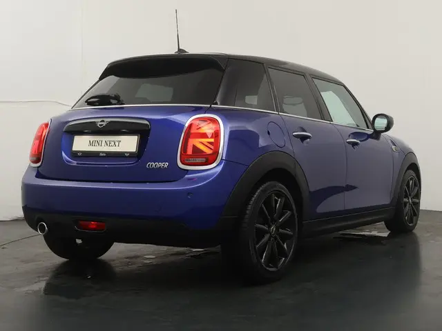 MINI 5-Deurs Cooper 2020 Benzine 9