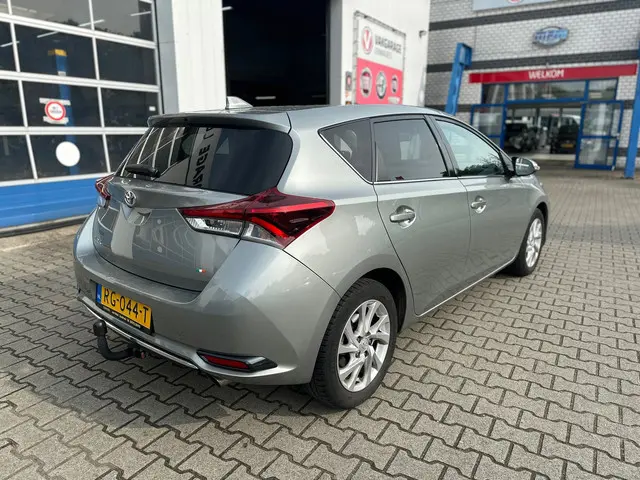 Toyota Auris 1.2T Dynamic 2017 Benzine 7