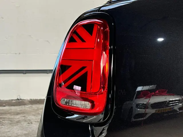 MINI Cooper Mini 1.5 Dalston Edition 2021 Benzine 32