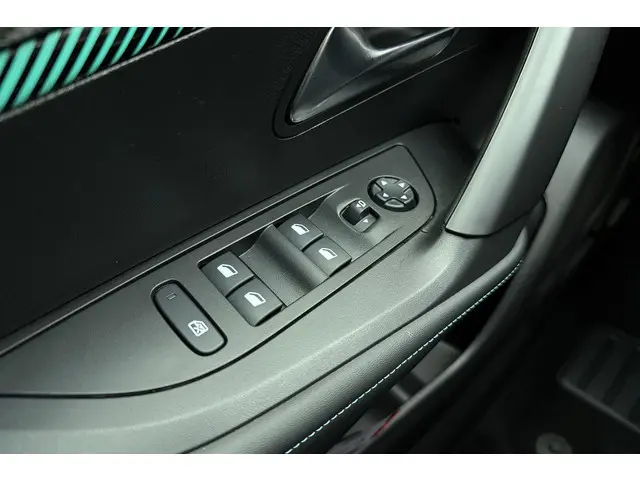 Peugeot e-2008 EV Allure Pack 50 kWh 2021 Elektrisch 16