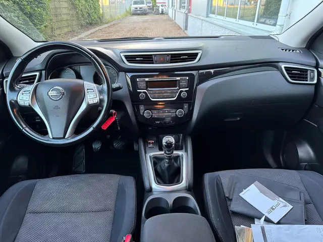 Nissan QASHQAI 1.2 Acenta ( TREKHAAK + AIRCO ) 2014 Benzine 10