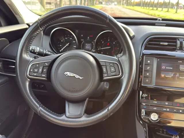 Jaguar XE 2.0 D Prestige Pro Edition 2018 Diesel 13