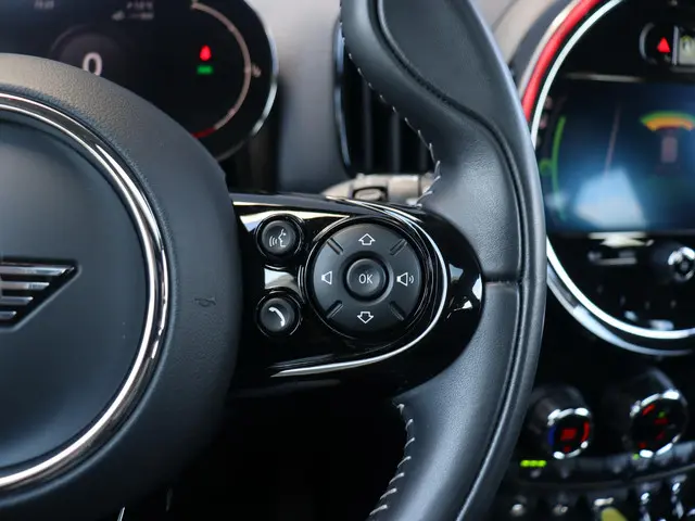 MINI Countryman Cooper S E ALL4 2021 Hybride Benzine 15