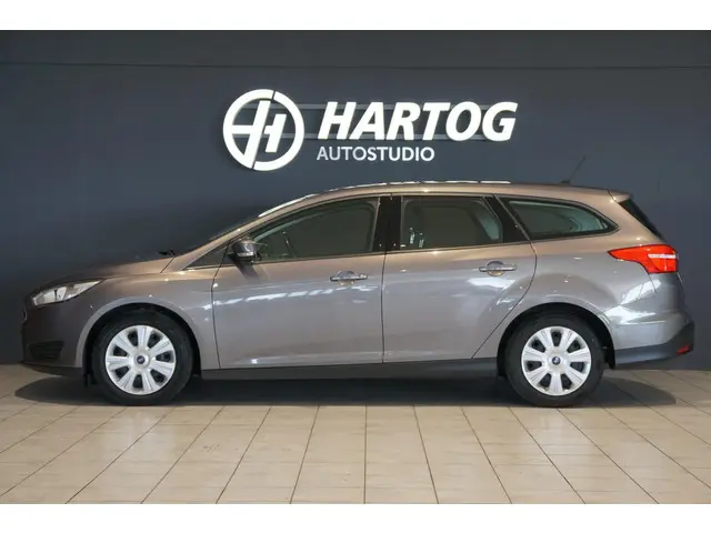 Ford Focus Wagon 1.0 + STOEL/STUURVERWARMING 2016 Benzine 12