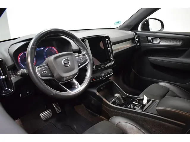 Volvo XC40 T3 163pk AUT8 R-Design/ 2020 Benzine 9