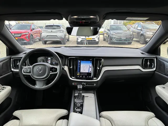 Volvo V60 2.0 T5 Inscription 2019 Benzine 3