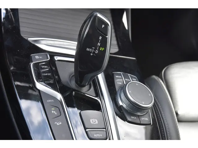 BMW X3 xDrive30e High Executive 2021 Hybride Benzine 12