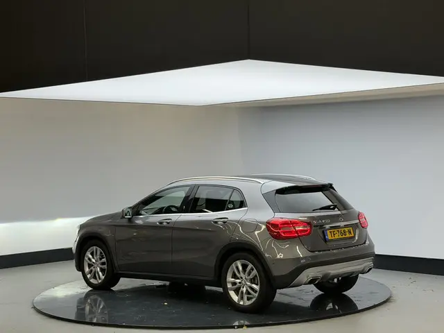 Mercedes-Benz GLA 200 Ambition 2014 Benzine 2