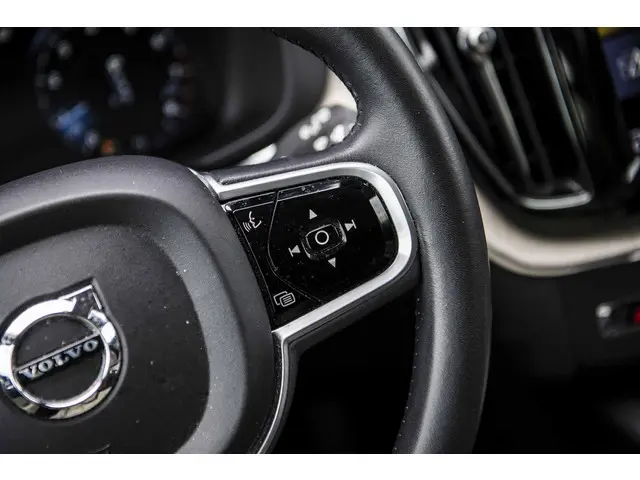 Volvo XC60 2.0 T5 Inscription 2018 Benzine 27