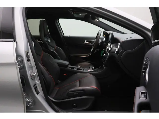 Mercedes-Benz GLA AMG 45 4Matic Edition 1 2014 Benzine 19