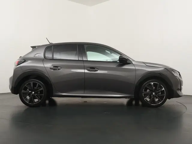 Peugeot 208 1.2 PureTech GT 2023 Benzine 6