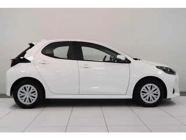 Toyota Yaris 1.5 Hybrid Active 2022 Hybride Benzine 16
