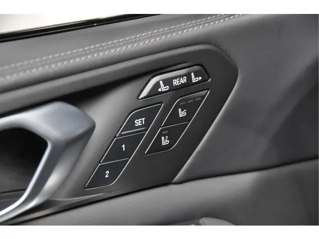 BMW X7 M60i xDrive 2022 Hybride Benzine 37