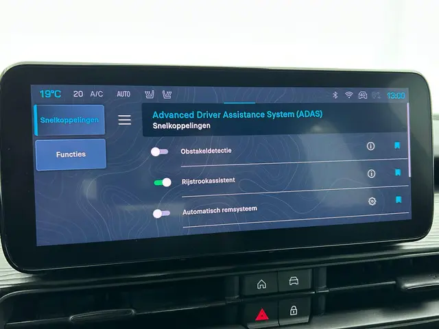 Jeep Avenger Longitude 54 kWh 2023 Elektrisch 11