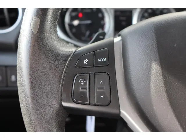 Suzuki Vitara 1.6 Exclusive|Automaat|Trekhaak| 2015 Benzine 9