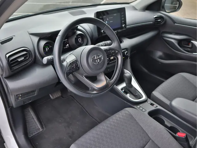 Toyota Yaris 1.5 Hybrid Dynamic 2023 Hybride Benzine 8