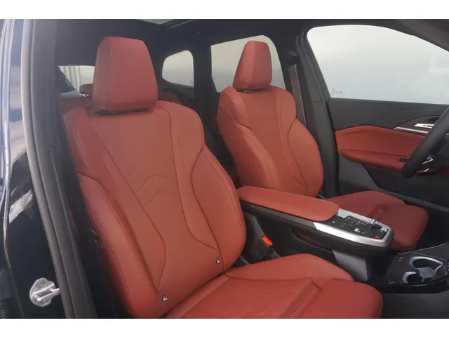 BMW iX1 eDrive20 2025 Elektrisch 8