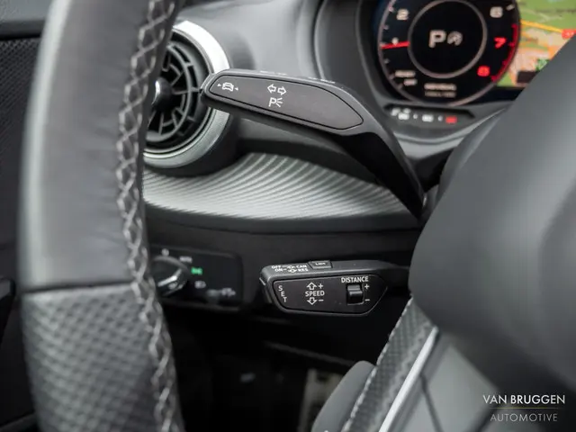 Audi Q2 35 TFSI S-Line 2021 Benzine 24