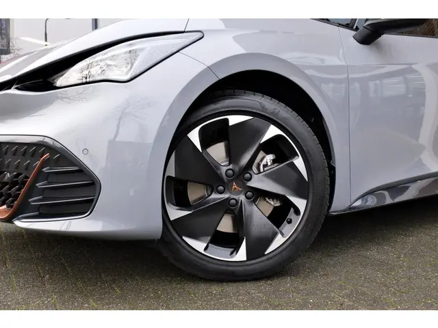 CUPRA Born 170KW 62 kWh 2024 Elektrisch 15