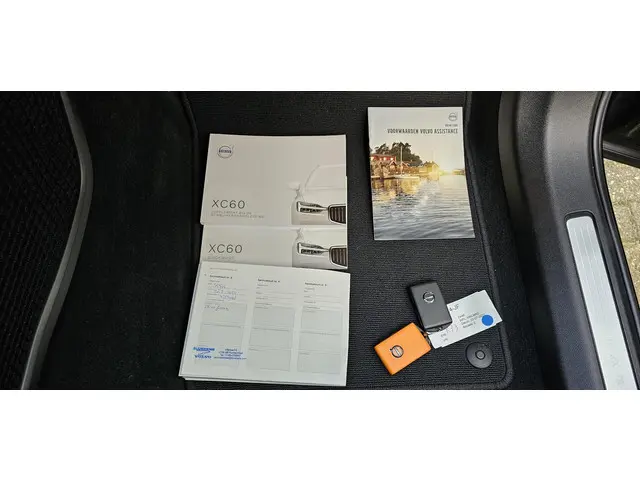 Volvo XC60 2.0 B4 Momentum 2021 Benzine 38