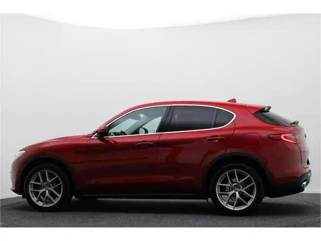Alfa Romeo Stelvio 2.0 T AWD First Edition 2017 Benzine 18