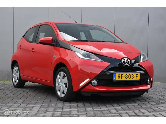 Toyota Aygo 1.0 VVT-i x-play | Camera | Airco| 2017 Benzine 8